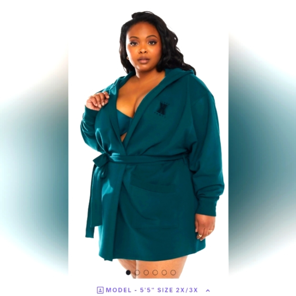 Green Fenty short robe